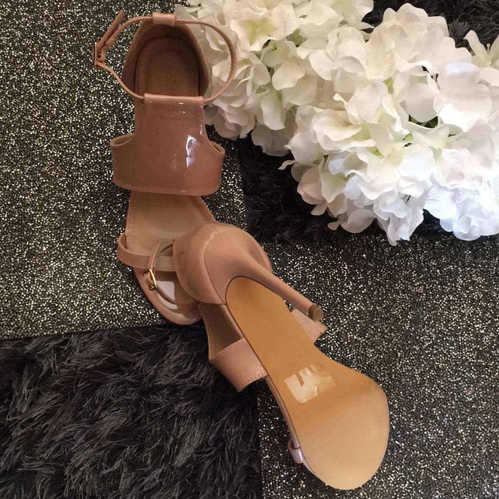 Charlotte Russe Nude Pink Patten Heel - Picture 5 of 7